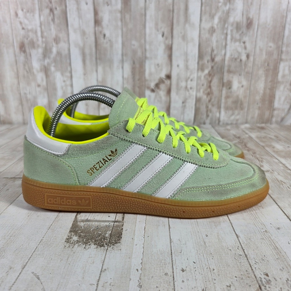 Adidas Spezial Light Green Suede Neon Yellow Gum Sole Sneakers JI2655 Womens 8.5